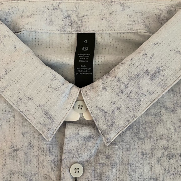 Lululemon Short Sleeve Button Down Casual Shirt - Picture 5 of 5